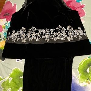 Beautiful velvet pants and top.